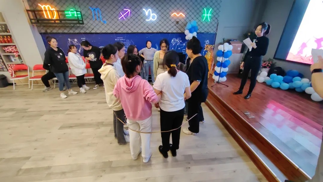 41cd5846932a1f4ae72f083c06d48256-sz_2527346.webp.jpg